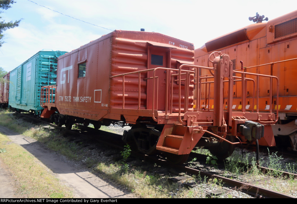 GTW Transfer Caboose 75072 - Grand Trunk Western